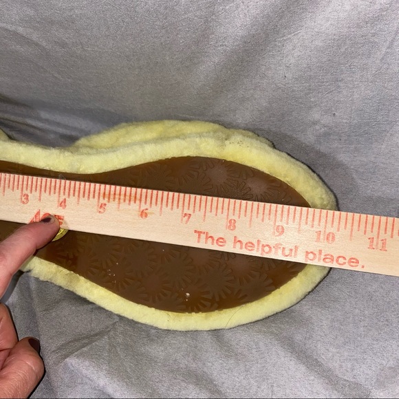 UGG Women's "Fluff yeah" Slides 🌵 7 - Picture 10 of 17